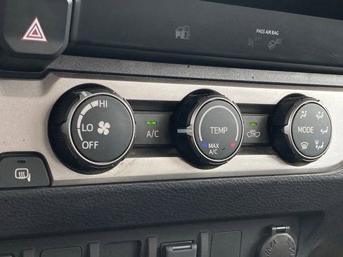 Used 2020 Toyota Tacoma SR image 22