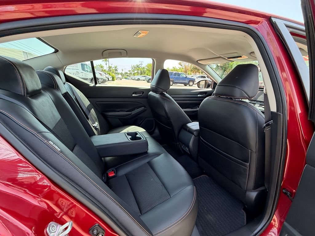 Used 2019 Nissan Altima 2.5 SR FWD image 17