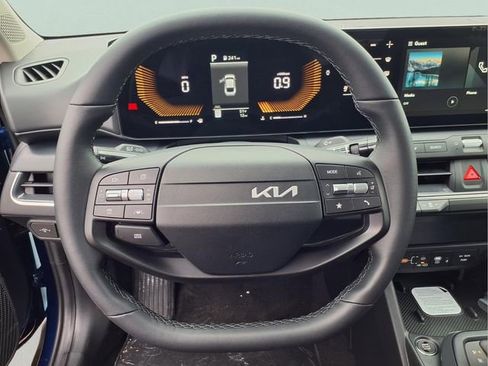 New 2026 Kia K4 EX image 9