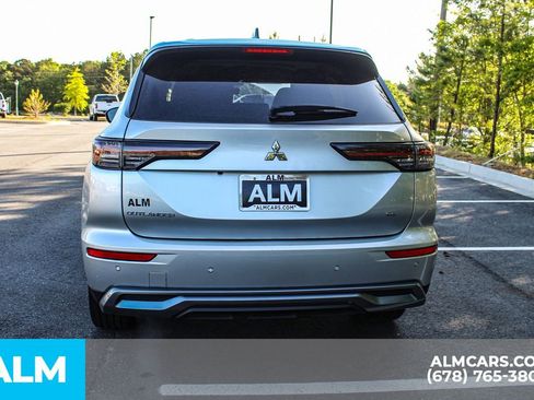 Used 2025 Mitsubishi Outlander SE FWD image 11