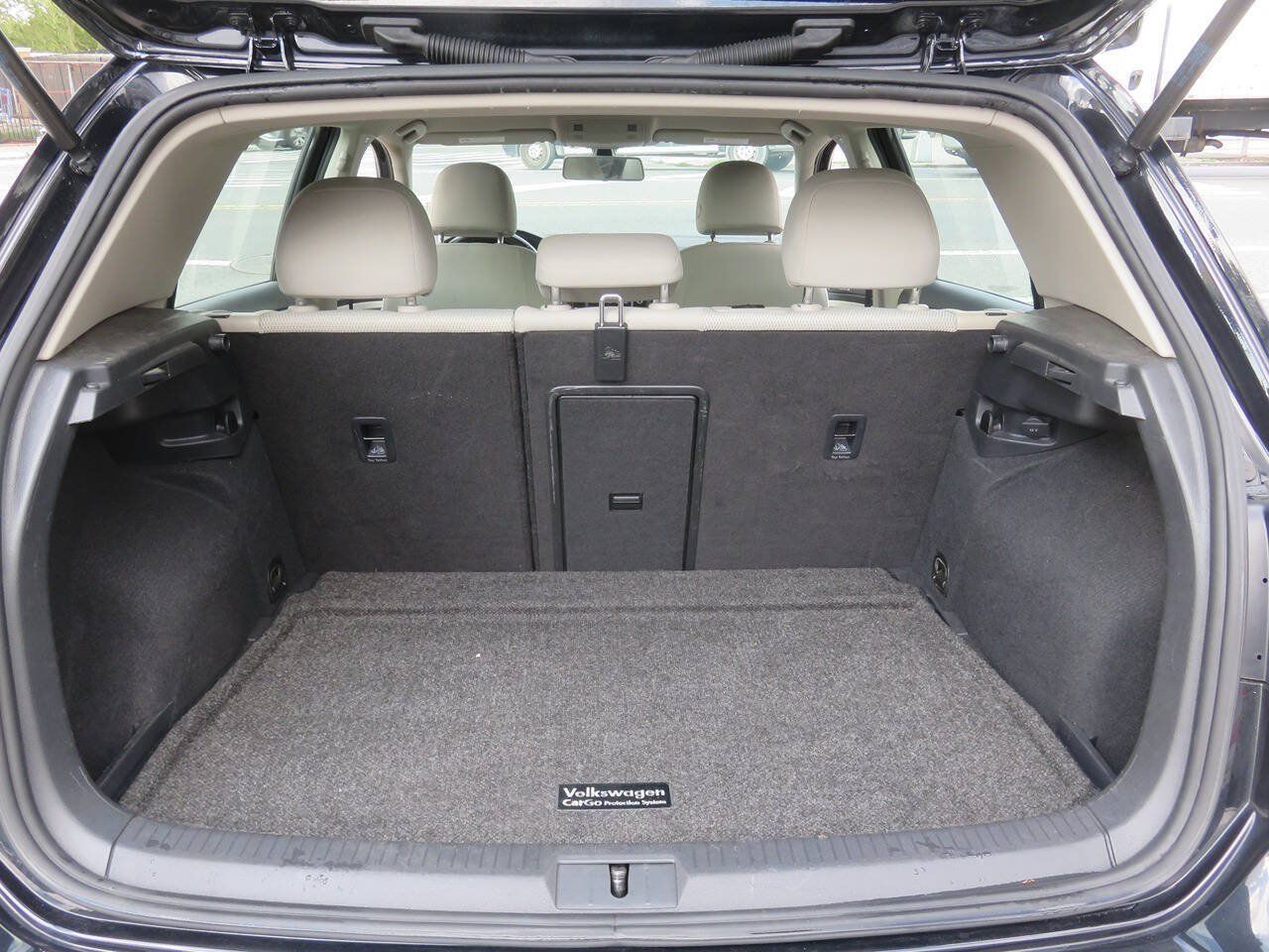 Used 2019 Volkswagen Golf S FWD image 23