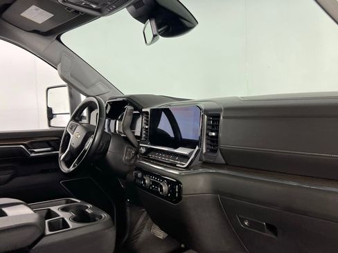 Used 2024 Chevrolet Silverado 3500 LT image 29