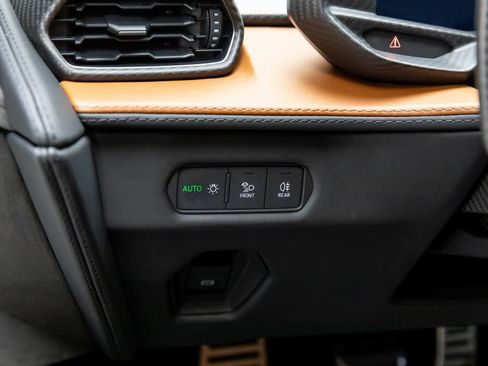 Used 2024 Lamborghini Revuelto image 23