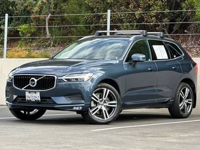 Used 2018 Volvo XC60 T6 Momentum w/ Convenience Package