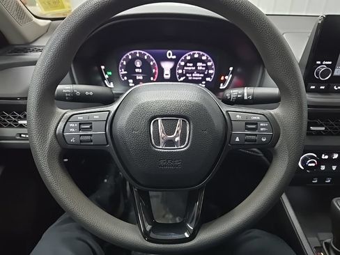 Certified 2025 Honda Accord SE image 19