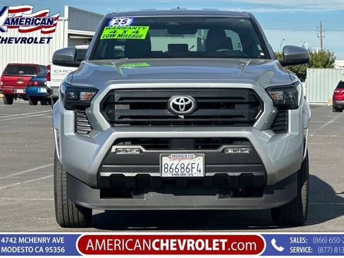 Used 2025 Toyota Tacoma SR5 AWD/4WD image 9