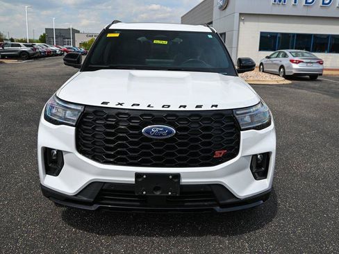 Certified 2025 Ford Explorer ST AWD/4WD image 10
