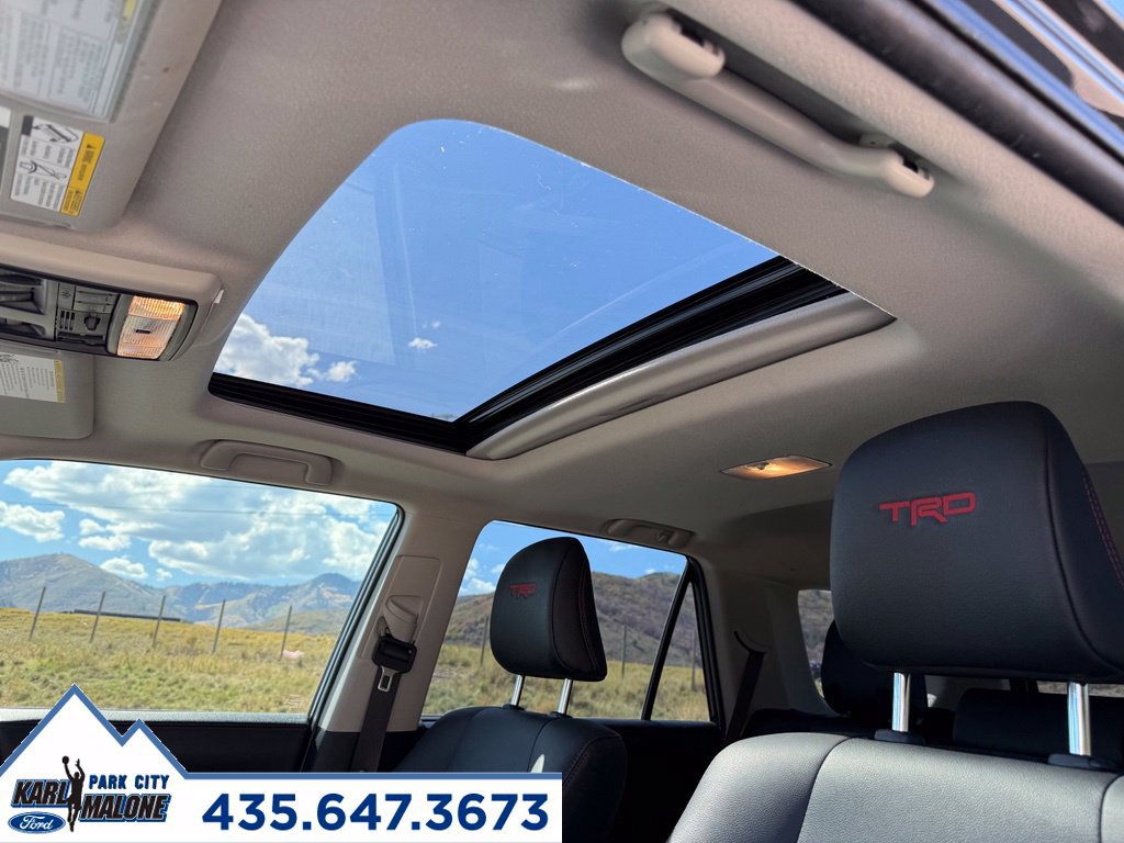 Used 2024 Toyota 4Runner TRD Off-Road Premium w/ Moonroof Package AWD/4WD image 25