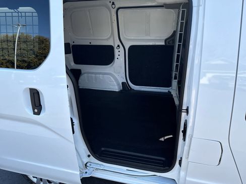 Used 2020 Nissan NV200 SV w/ Sliding Glass Door Package image 14