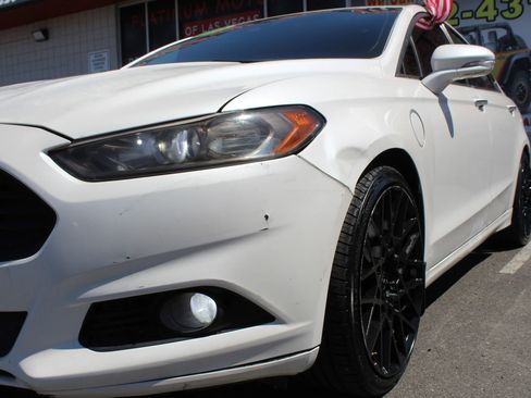 Used 2015 Ford Fusion Energi Titanium w/ Driver Assist Package FWD image 12