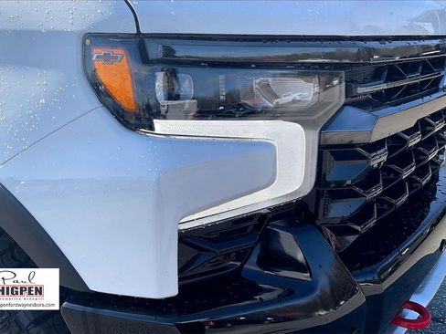 Used 2025 Chevrolet Silverado 1500 ZR2 w/ Technology Package image 29