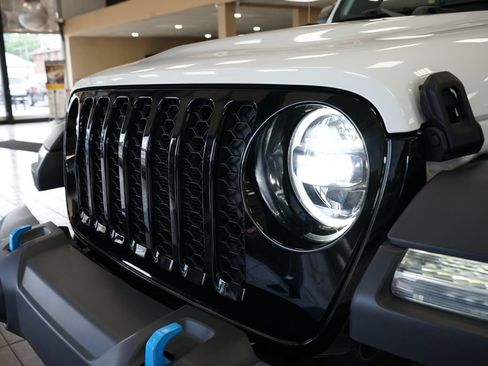 Used 2023 Jeep Wrangler Unlimited w/ Cold Weather Group AWD/4WD image 23