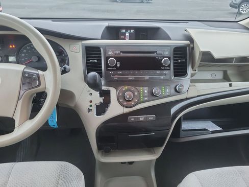 Used 2011 Toyota Sienna LE image 16