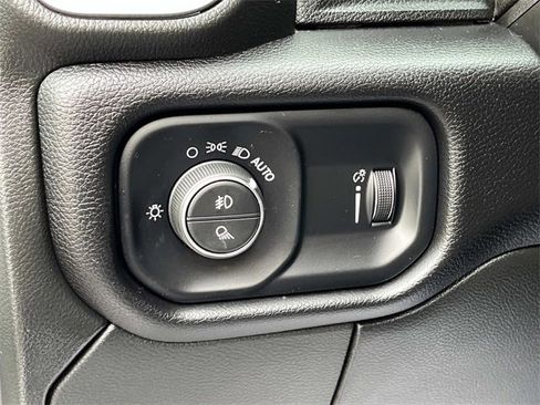 Used 2024 RAM 3500 Big Horn image 33