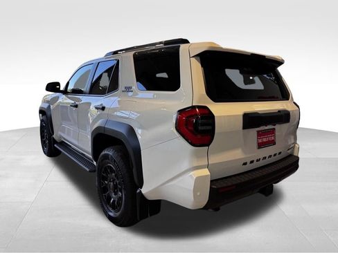 Certified 2025 Toyota 4Runner TRD Off-Road AWD/4WD image 5