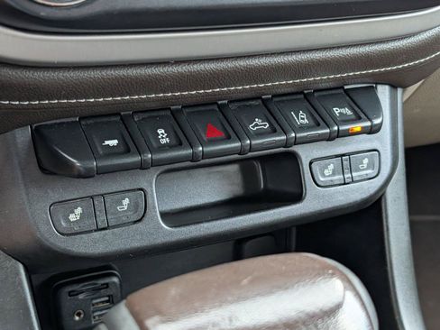 Used 2020 GMC Canyon SLT w/ Driver Alert Package AWD/4WD image 20