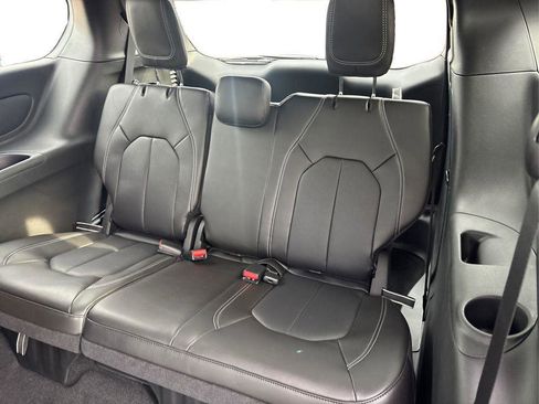 New 2026 Chrysler Pacifica Select FWD image 27