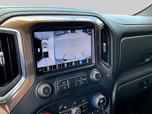 Used 2021 Chevrolet Silverado 1500 High Country w/ Technology Package AWD/4WD image 30