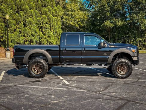Used 2016 Ford F250 Lariat w/ Lariat Ultimate Package AWD/4WD image 2