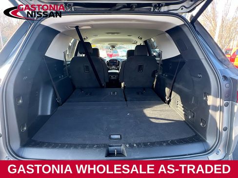 Used 2021 Chevrolet Traverse LT image 27