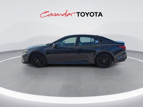 Used 2026 Toyota Camry SE image 5
