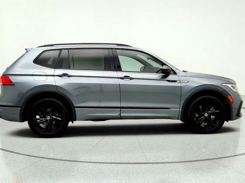 Used 2023 Volkswagen Tiguan SE R-Line FWD image 4