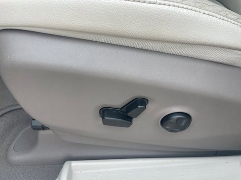 Used 2020 Chrysler Pacifica Touring-L Plus w/ Advanced Safetytec Group image 19