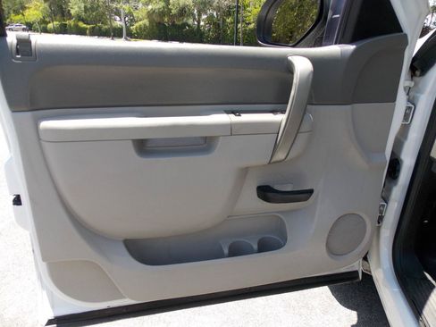 Used 2013 Chevrolet Silverado 1500 W/T RWD image 15