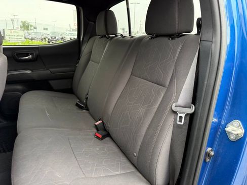 Used 2018 Toyota Tacoma TRD Sport RWD image 4