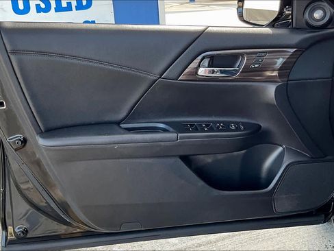 Used 2016 Honda Accord EX-L image 21