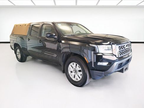 Used 2024 Nissan Frontier SV RWD image 3
