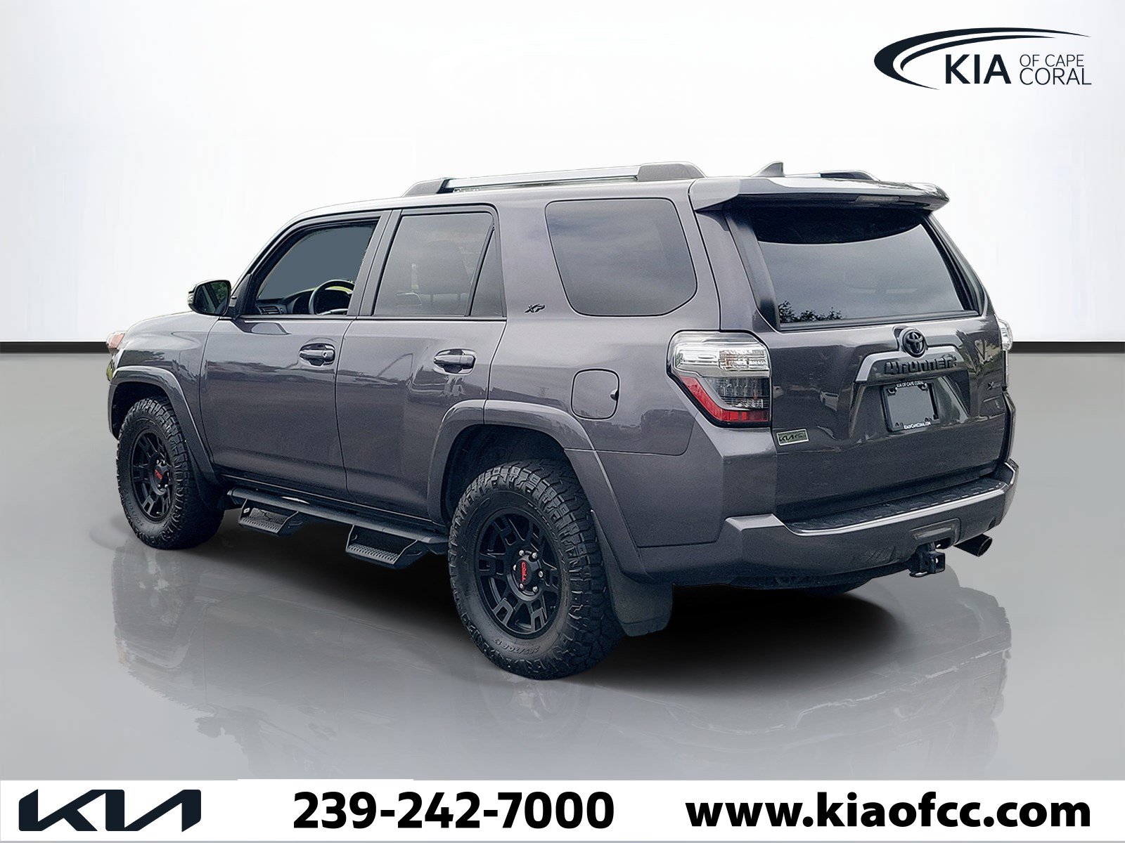 Used 2023 Toyota 4Runner SR5 Premium w/ Moonroof Package RWD image 4