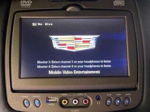 Used 2018 Cadillac Escalade Platinum RWD image 17