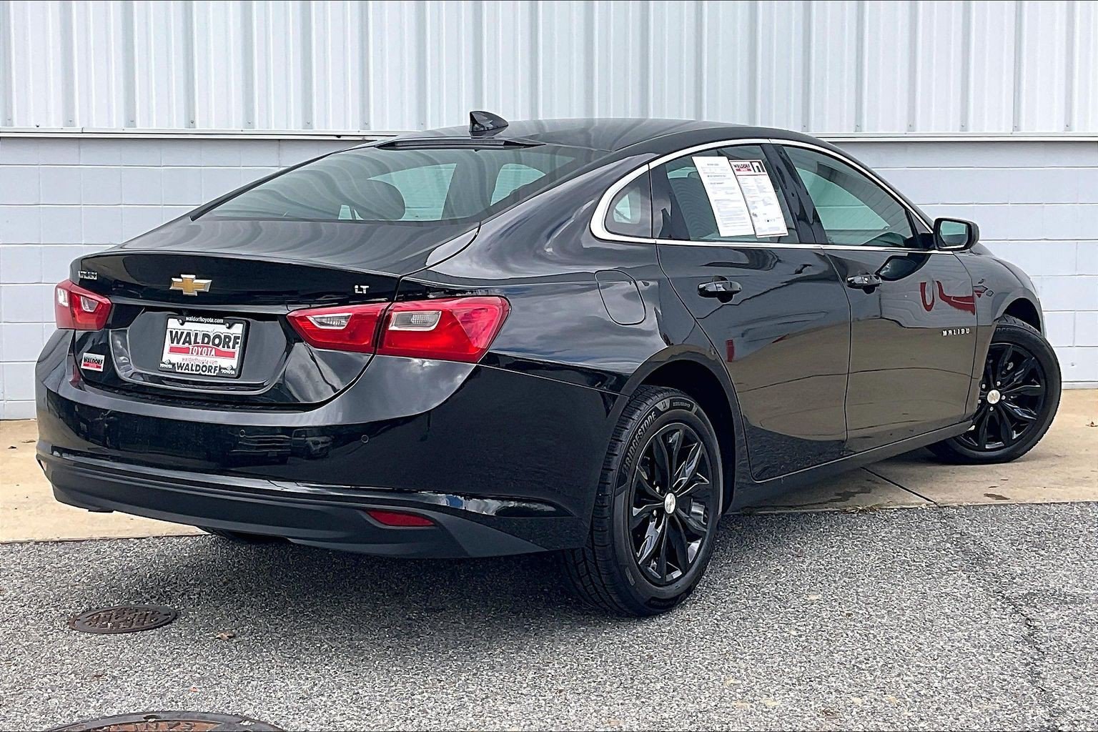 Used 2025 Chevrolet Malibu LT FWD image 17