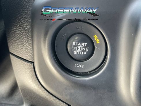 Used 2018 Jeep Wrangler Unlimited Sahara AWD/4WD image 31