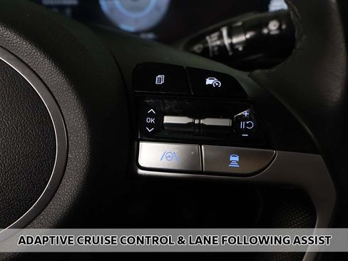 Used 2025 Hyundai Elantra SEL FWD image 5