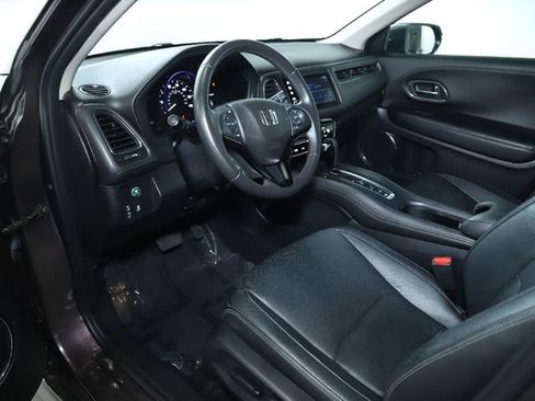 Used 2020 Honda HR-V Touring image 26