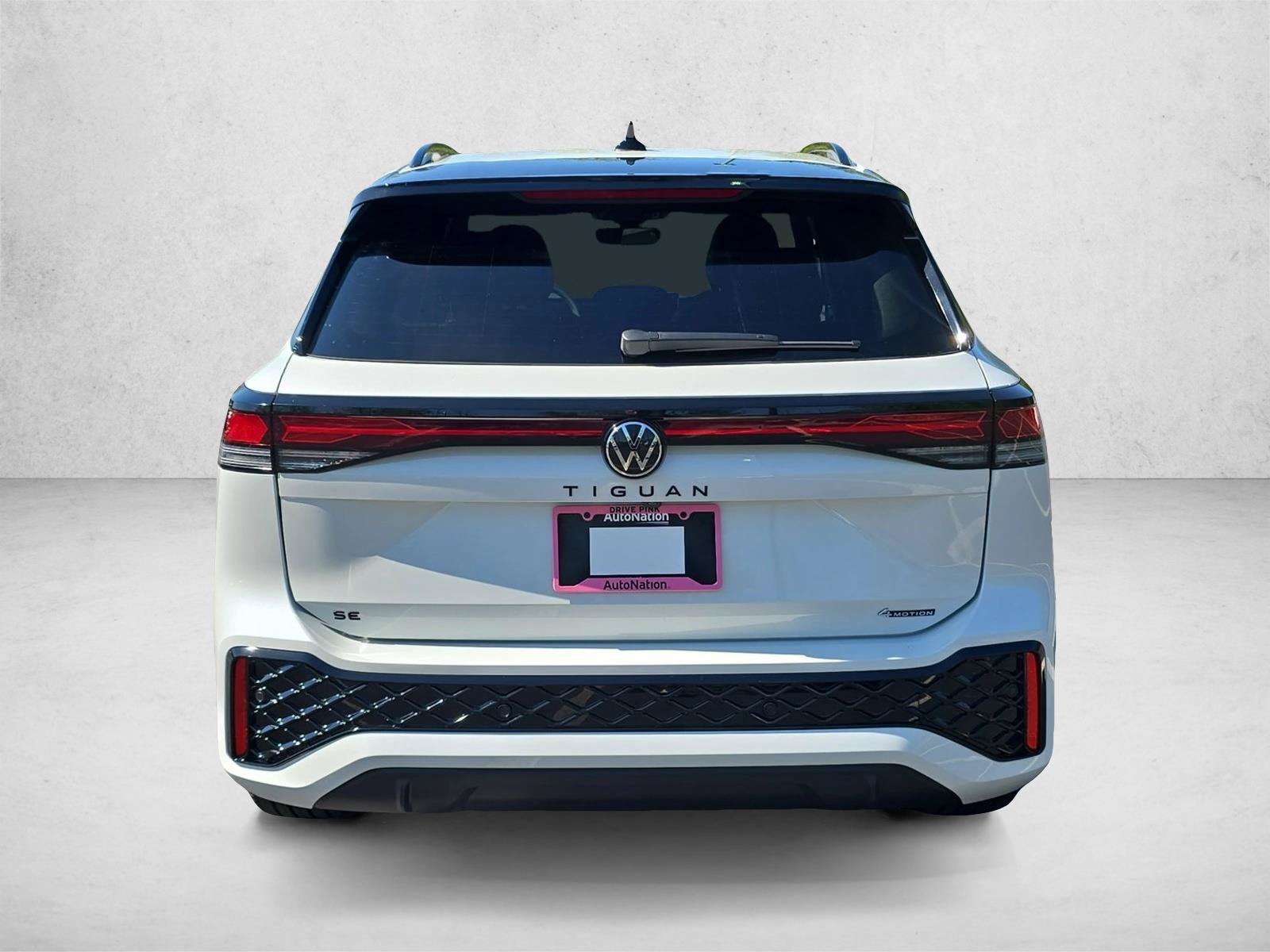 New 2026 Volkswagen Tiguan SE R-Line FWD image 4