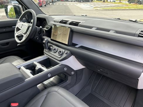 New 2025 Land Rover Defender 130 S image 20