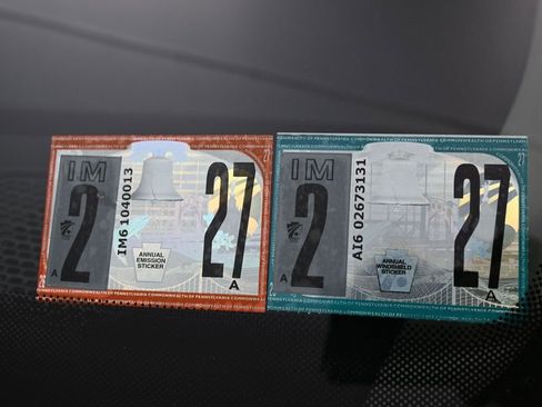 Used 2024 Chrysler Pacifica Touring-L image 9