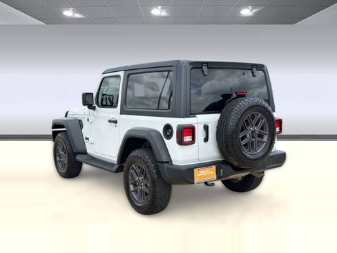 Used 2024 Jeep Wrangler Sport AWD/4WD image 3
