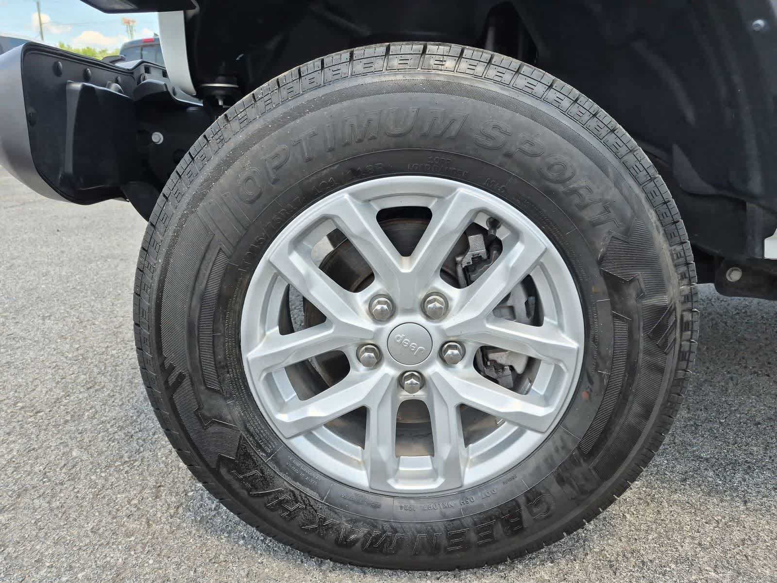 Used 2023 Jeep Gladiator Sport AWD/4WD image 14