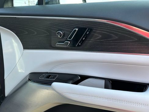 New 2024 Cadillac Lyriq Luxury RWD image 17