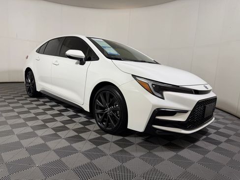 Used 2024 Toyota Corolla SE w/ SE Premium Package FWD image 6