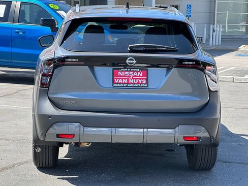 Used 2026 Nissan Kicks SV FWD image 6