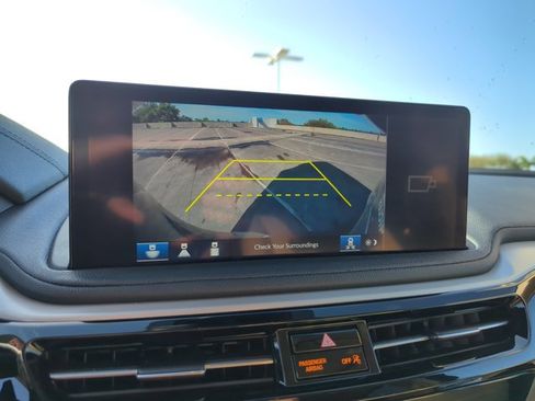 Used 2025 Acura MDX FWD image 12