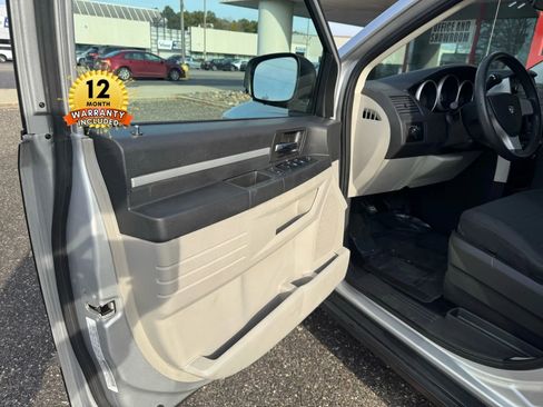 Used 2010 Dodge Grand Caravan SE w/ Climate Group image 13