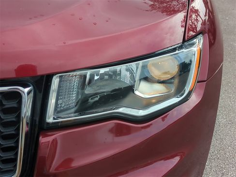 Used 2020 Jeep Grand Cherokee Laredo image 11