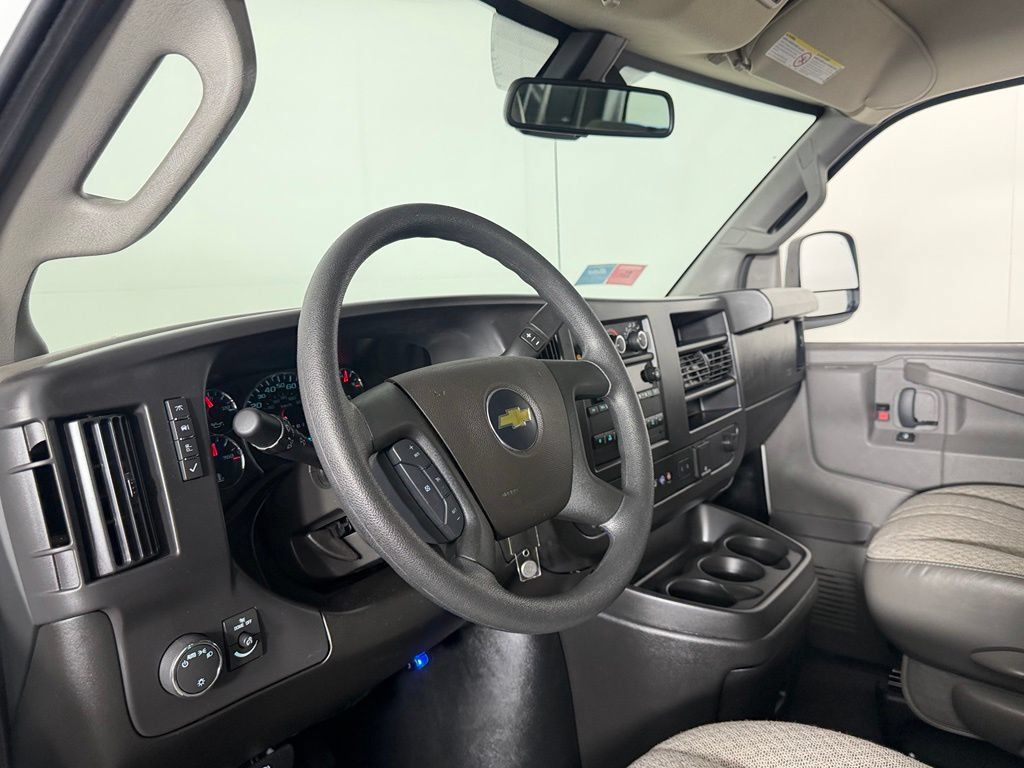 Used 2025 Chevrolet Express 3500 LT w/ LT Preferred Equipment Group RWD image 19