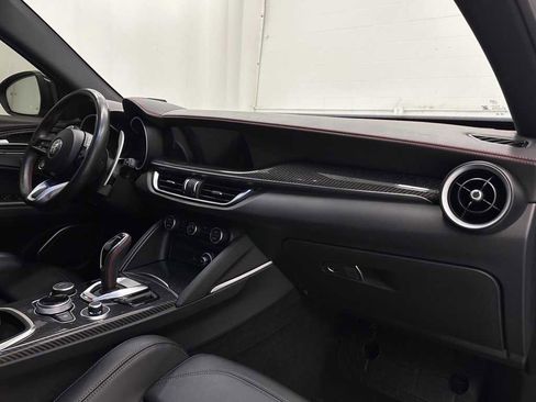 Used 2023 Alfa Romeo Stelvio Estrema image 17